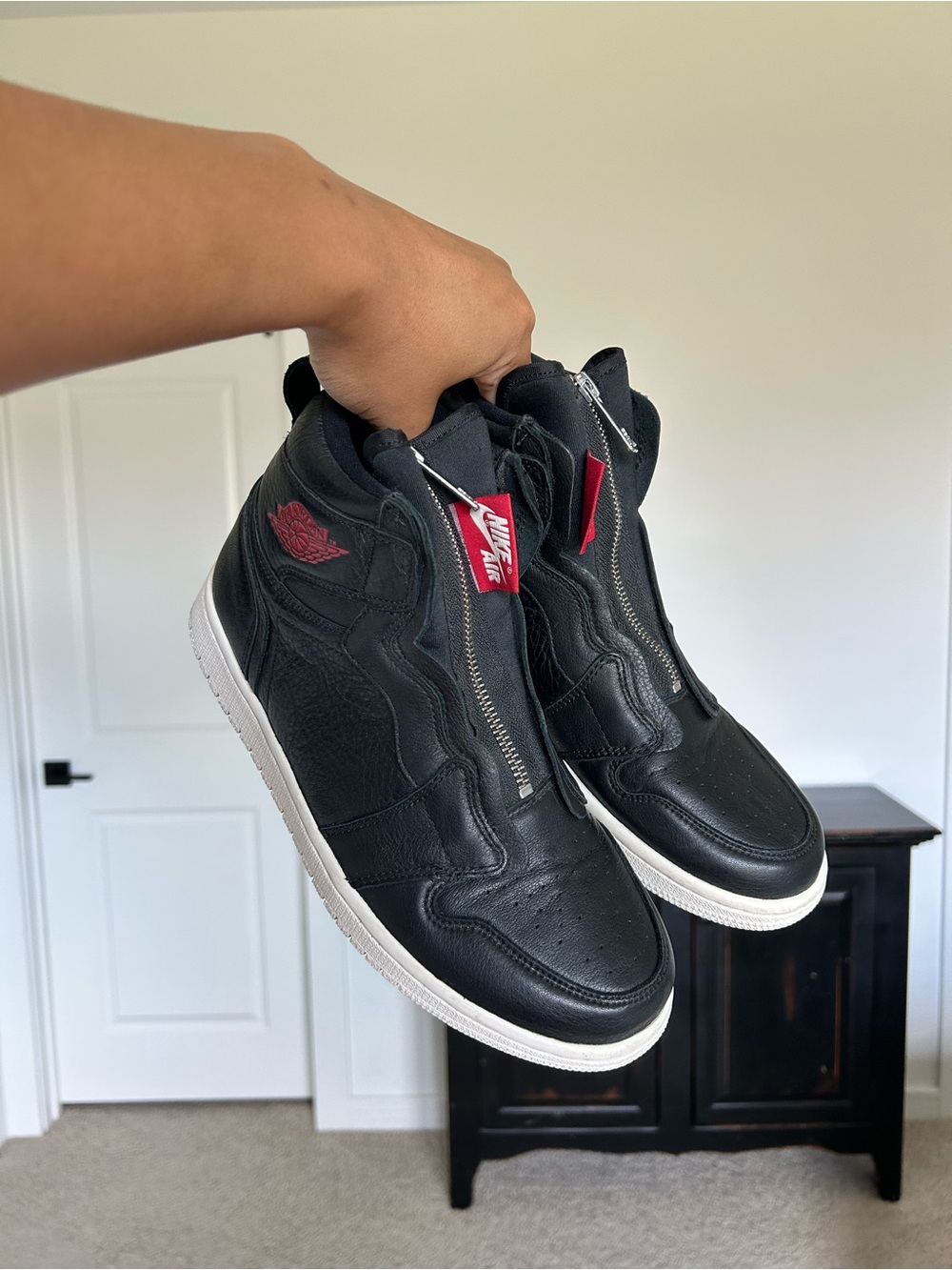 Women’s 8.5 Nike Air Jordan 1 Retro. Black High-Top Zipper Sneakers